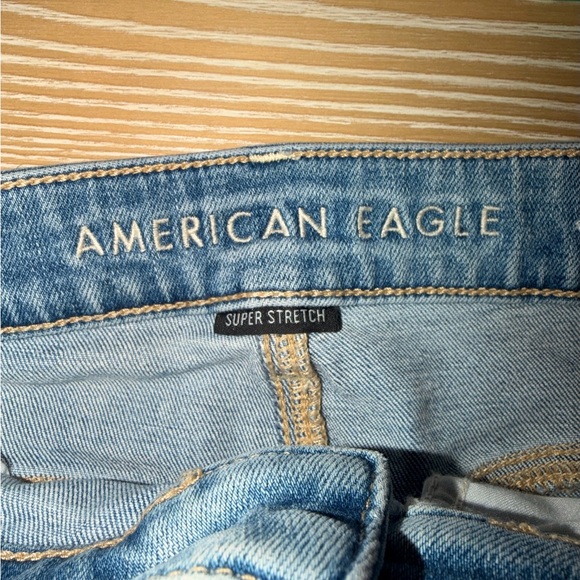 American Eagle Outfitters Light Wash Distressed Denim Shorts - Picture 3 of 4